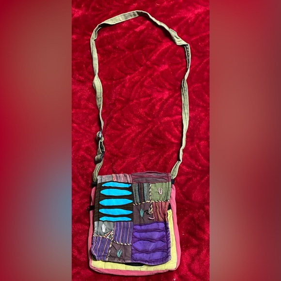Boho crossbody Gypsy Rose bag purse. Convenient and cute! Colorful and fun! - Picture 4 of 13